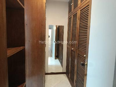 Apartamento de 4 alcobas en arriendo en Las Lomas 2, Medellín, 170 m² · foto 11 de 20