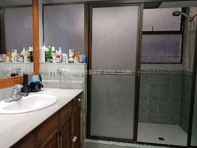 Apartamento de 4 alcobas en arriendo en Las Lomas 2, Medellín, 170 m² · foto 14 de 20