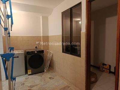 Apartamento de 4 alcobas en arriendo en Las Lomas 2, Medellín, 170 m² · foto 18 de 20