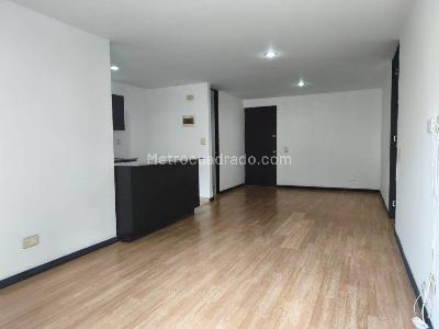Apartaestudio en arriendo en Los Balsos N, Medellín, 64 m² · foto 2 de 9