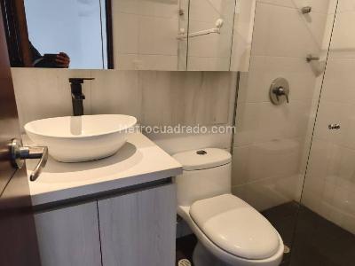 Apartamento de 3 alcobas en arriendo en Los Balsos N, Medellín, 117 m² · foto 16 de 20