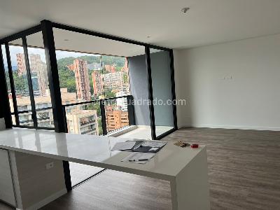 Apartamento en arriendo en Lalinde, Medellín · foto 3 de 20