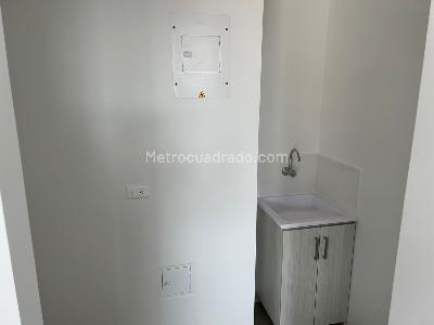 Apartamento en arriendo en Lalinde, Medellín · foto 15 de 20
