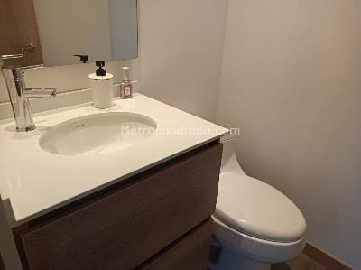 Apartaestudio en arriendo en Los Balsos N, Medellín, 67 m² · foto 10 de 13