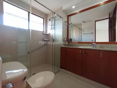 Apartamento de 3 alcobas en arriendo en Los Balsos Ii, Medellín, 120 m² · foto 16 de 20
