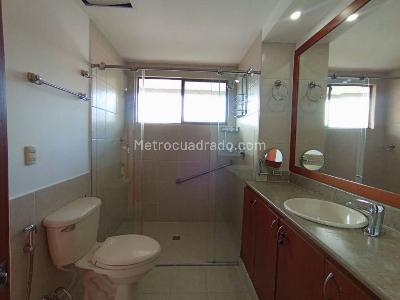 Apartamento de 3 alcobas en arriendo en Los Balsos Ii, Medellín, 120 m² · foto 17 de 20