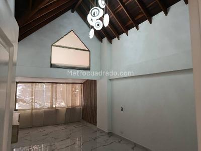 Casa de 3 alcobas en arriendo en Pilsen, Itagüí, 280 m² · foto 3 de 20