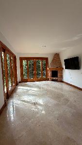 Casa de 3 alcobas en arriendo en Loma De La Esmeralda, Envigado, 280 m² · foto 2 de 17