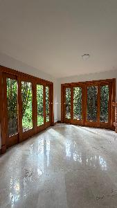 Casa de 3 alcobas en arriendo en Loma De La Esmeralda, Envigado, 280 m² · foto 3 de 17
