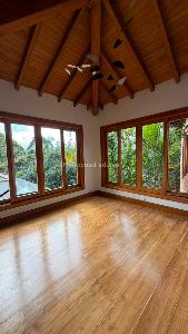 Casa de 3 alcobas en arriendo en Loma De La Esmeralda, Envigado, 280 m² · foto 5 de 17