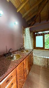 Casa de 3 alcobas en arriendo en Loma De La Esmeralda, Envigado, 280 m² · foto 13 de 17