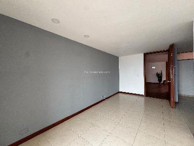 Apartamento en arriendo en Castropol, Medellín · foto 2 de 10