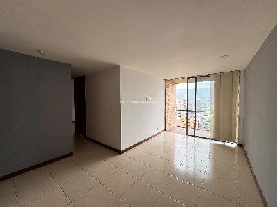 Apartamento en arriendo en Castropol, Medellín · foto 3 de 10