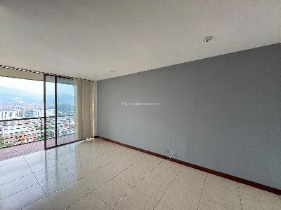 Apartamento en arriendo en Castropol, Medellín · foto 4 de 10