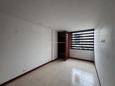 Apartamento en arriendo en Castropol, Medellín · foto 5 de 10