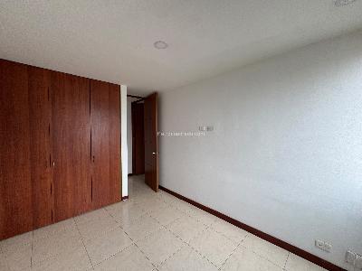 Apartamento en arriendo en Castropol, Medellín · foto 7 de 10