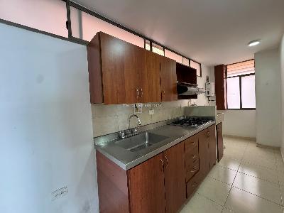 Apartamento en arriendo en Castropol, Medellín · foto 8 de 10