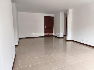 Apartamento en arriendo en Castropol, Medellín · foto 3 de 19