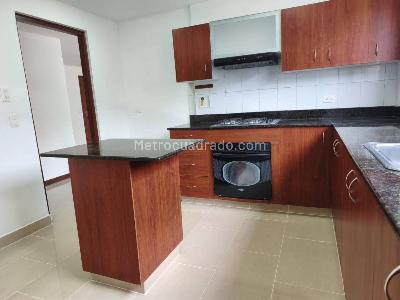Apartamento en arriendo en Castropol, Medellín · foto 5 de 19