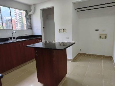 Apartamento en arriendo en Castropol, Medellín · foto 6 de 19