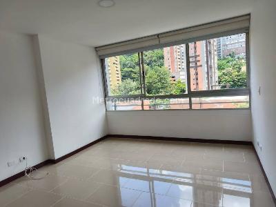 Apartamento en arriendo en Castropol, Medellín · foto 7 de 19
