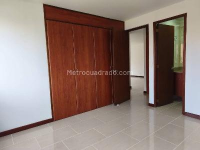 Apartamento en arriendo en Castropol, Medellín · foto 10 de 19