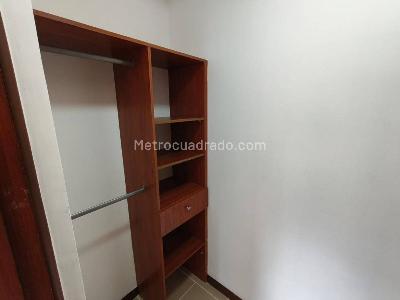 Apartamento en arriendo en Castropol, Medellín · foto 14 de 19