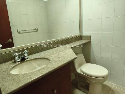 Apartamento en arriendo en Castropol, Medellín · foto 17 de 19