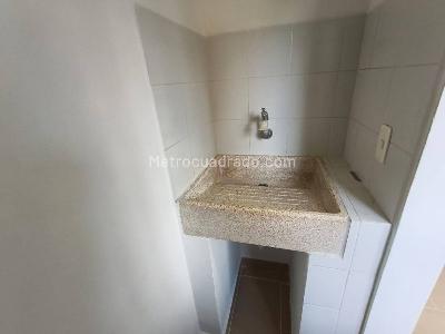 Apartamento en arriendo en Castropol, Medellín · foto 18 de 19