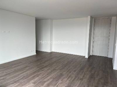Apartamento en arriendo en Lalinde, Medellín · foto 3 de 18