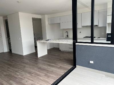 Apartamento en arriendo en Lalinde, Medellín · foto 7 de 18