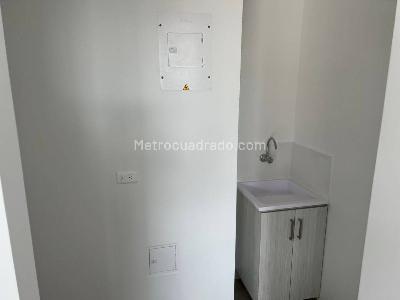 Apartamento en arriendo en Lalinde, Medellín · foto 13 de 18