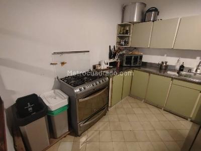 Casa de 5 alcobas en arriendo en Las Acacias, Medellín, 210 m² · foto 3 de 12