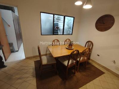 Casa de 5 alcobas en arriendo en Las Acacias, Medellín, 210 m² · foto 6 de 12