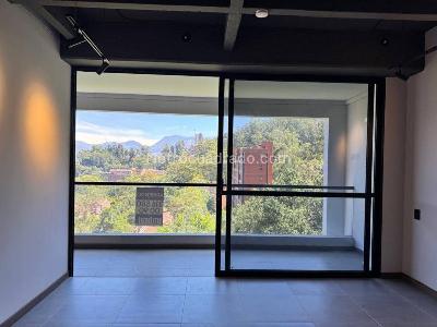 Apartamento de 2 alcobas en arriendo en Altos Del Poblado, Medellín, 85 m² · foto 2 de 17