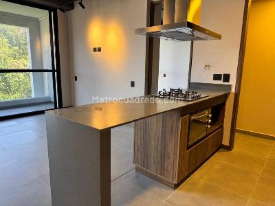 Apartamento de 2 alcobas en arriendo en Altos Del Poblado, Medellín, 85 m² · foto 5 de 17