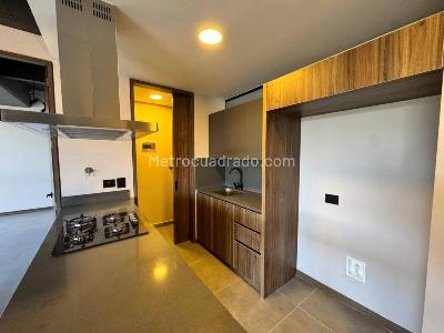Apartamento de 2 alcobas en arriendo en Altos Del Poblado, Medellín, 85 m² · foto 6 de 17