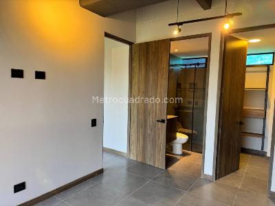 Apartamento de 2 alcobas en arriendo en Altos Del Poblado, Medellín, 85 m² · foto 11 de 17