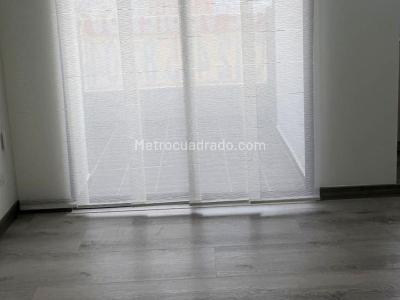 Apartamento de 3 alcobas en arriendo en La Asomadera 2, Medellín, 76 m² · foto 3 de 10