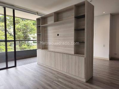 Apartaestudio en arriendo en Los Balsos N, Medellín, 63 m² · foto 2 de 13