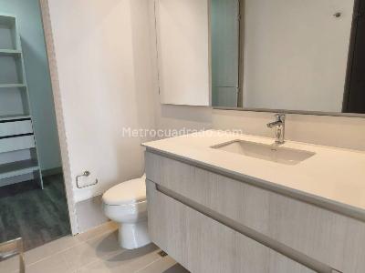 Apartaestudio en arriendo en Los Balsos N, Medellín, 63 m² · foto 9 de 12