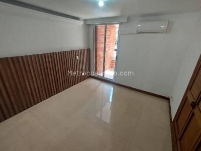Apartamento en arriendo en Laureles, Medellín · foto 10 de 19