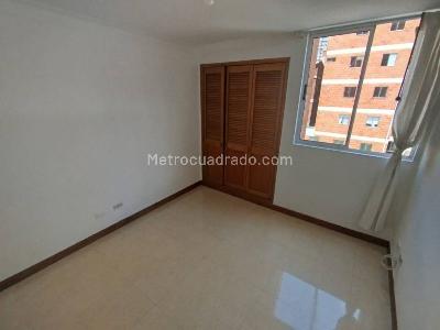 Apartamento en arriendo en Laureles, Medellín · foto 12 de 19