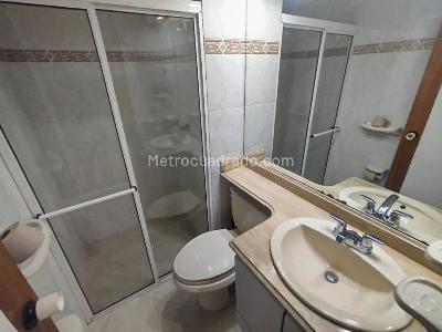 Apartamento en arriendo en Laureles, Medellín · foto 15 de 19