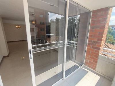 Apartamento en arriendo en Laureles, Medellín · foto 17 de 19