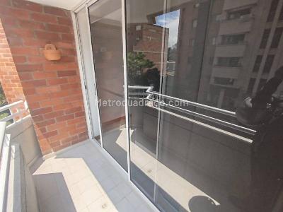Apartamento en arriendo en Laureles, Medellín · foto 18 de 19