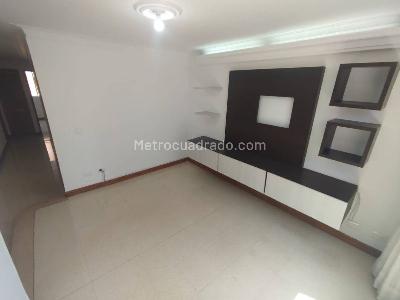 Apartamento en arriendo en Laureles, Medellín · foto 3 de 19