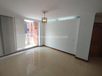Apartamento en arriendo en Laureles, Medellín · foto 4 de 19