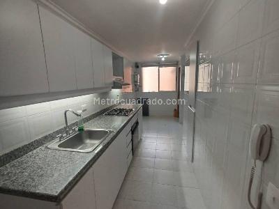 Apartamento en arriendo en Laureles, Medellín · foto 7 de 19