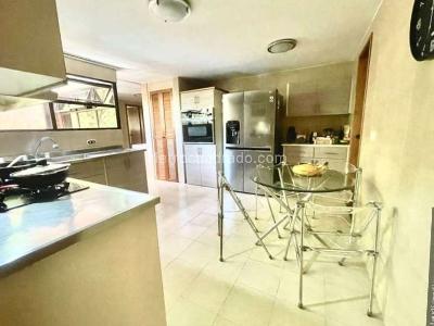 Apartamento en arriendo en Lalinde, Medellín · foto 10 de 12